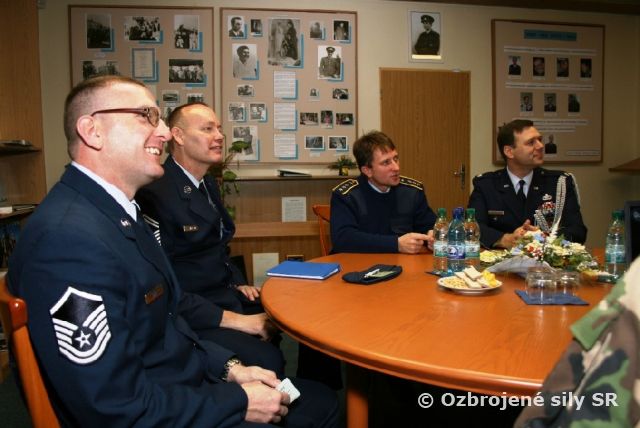 LETECKÝ PRIDELENEC OBRANY USA V  PRE OVE