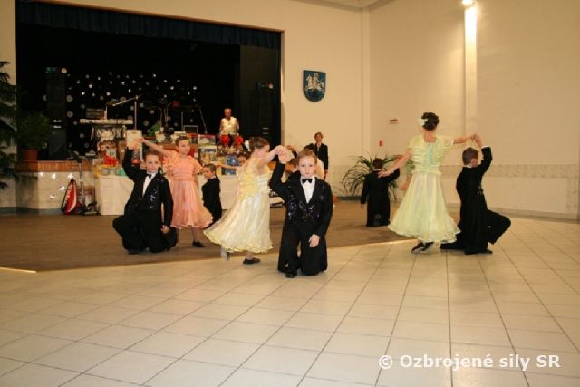 Posádkový ples veliteľa