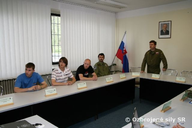 24 hodín vojakom profesionálom