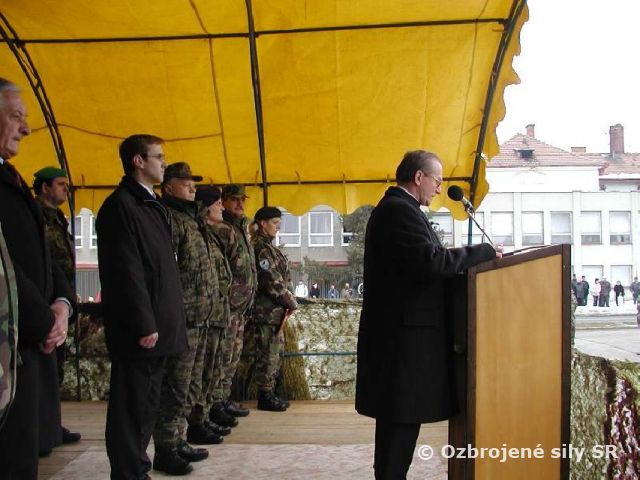 Udelenie medailí príslušníkom KFOR