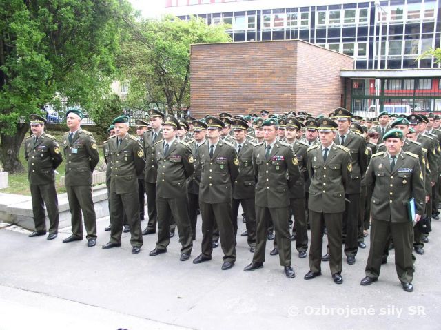 Príslušníci veliteľstva Pozemných síl si pripomenuli 64. výročie víťazstva nad fašizmom