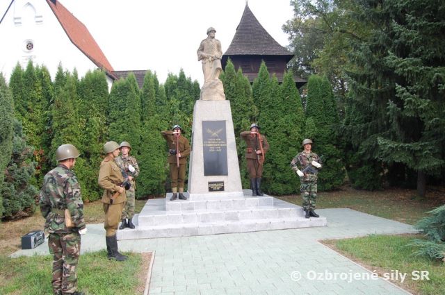 Oslavy 65. výročia SNP v meste Sliač