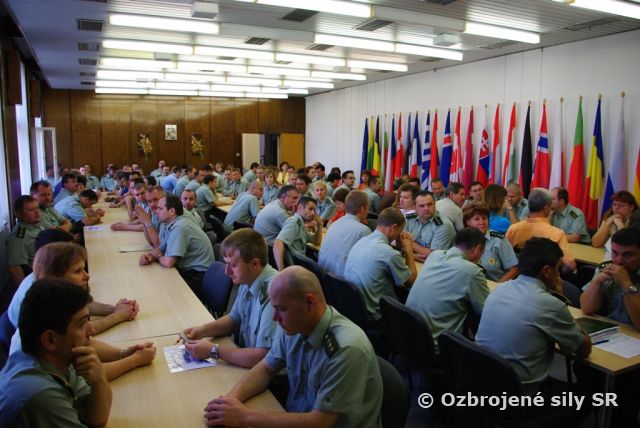 Príslušníci Veliteľstva Pozemných síl si pripomenuli  20. výročie Dňa boja za slobodu a demokraciu