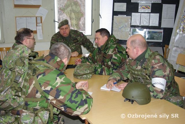 Kontrola veliteľa pozemných síl vo výcvikovom priestore Lešť