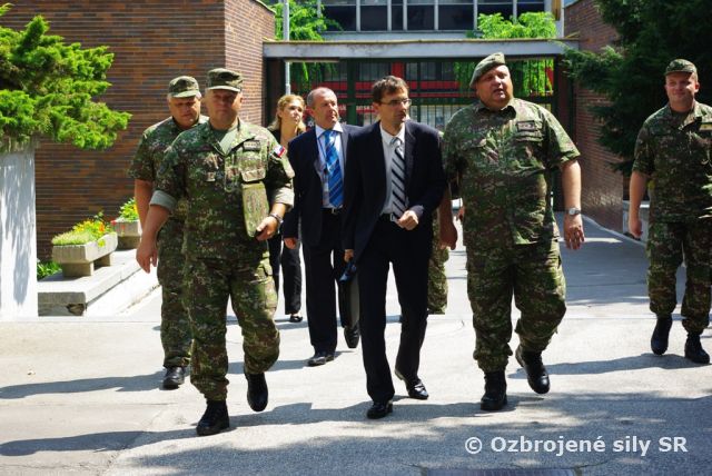 Nový minister obrany navštívil  Veliteľstvo pozemných síl