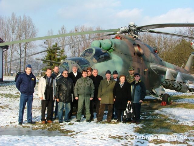 Vojenskí dôchodcovia na návšteve krídla v Prešove