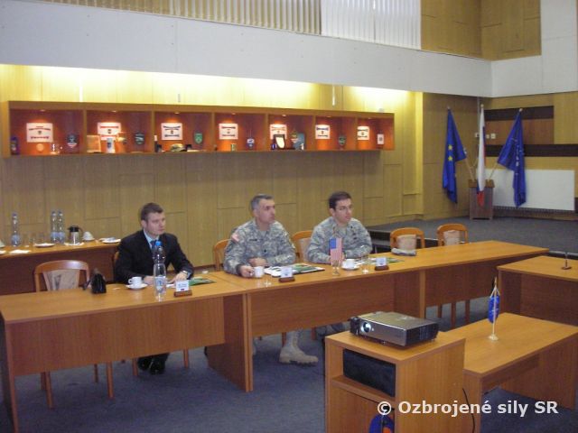 Pracovná návšteva predstaviteľov Úradu pridelencov obrany USA v Prešove.