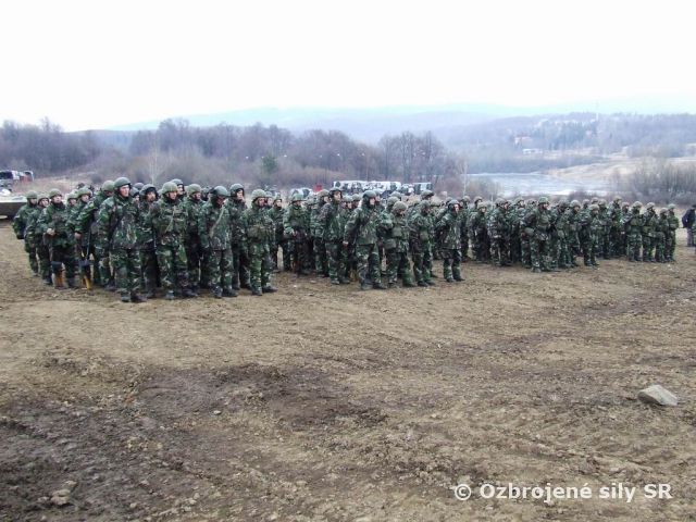Náčelník generálneho štábu OS SR navštívil jednotky pozemných síl pripravujúcich sa do NRF 2012
