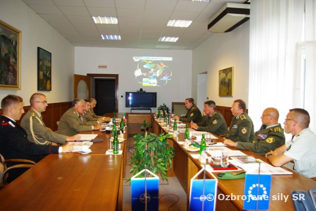 Veliteľ pozemných síl OS SR rokoval s talianskym náčelníkom štábu pozemných síl 