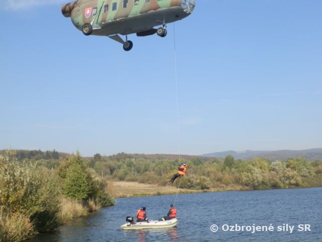 Vojenskí hasiči cvičili na Lešti