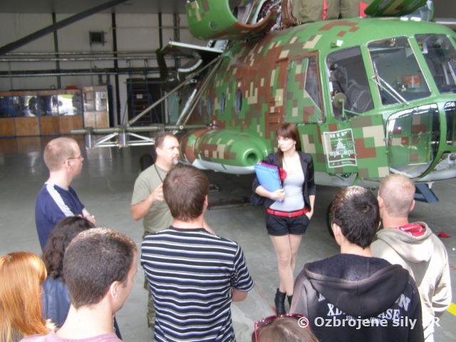 Medzinárodná návšteva v prešovskom vrtuľníkovom krídle