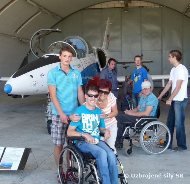 Ani handicap nebol prekážkou navštíviť leteckú základňu Sliač
