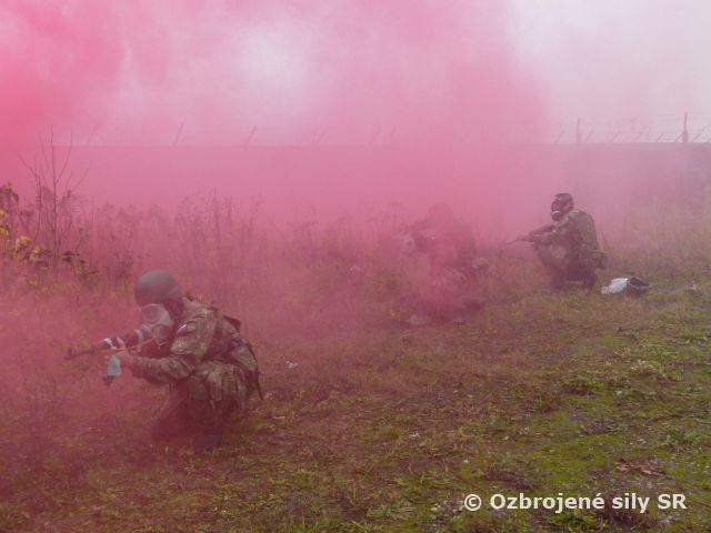 Sliačskym letiskom sa ozývali výstrely