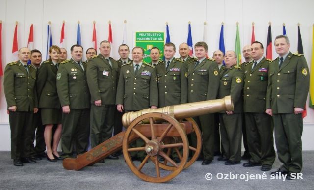 Prvé pracovné stretnutie veliteľa pozemných síl s členmi vojenskej rady