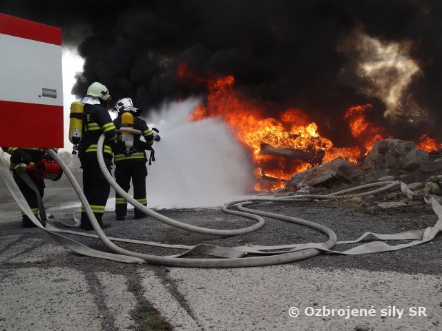 Súčinnostný výcvik vojenských hasičských jednotiek