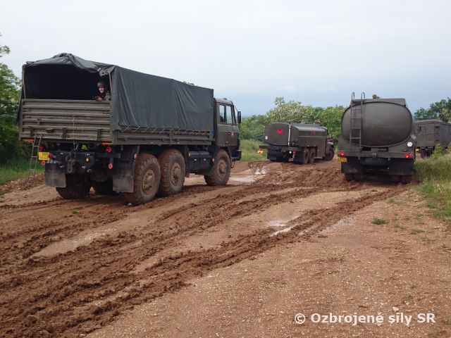 V zajatí „Kolíňanského“ bahna...