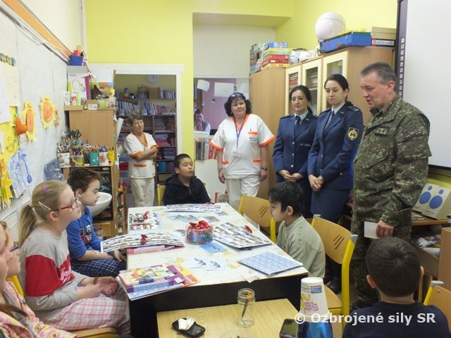 Príslušníci veliteľstva vzdušných síl opäť pomáhali deťom