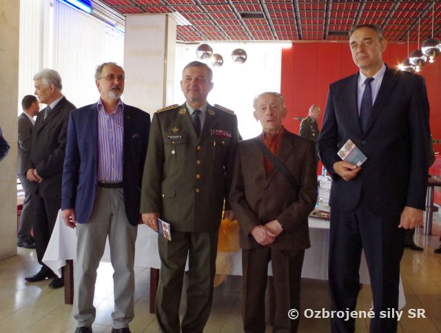V Trenčíne otvorili výstavu: Vojnoví veteráni SR