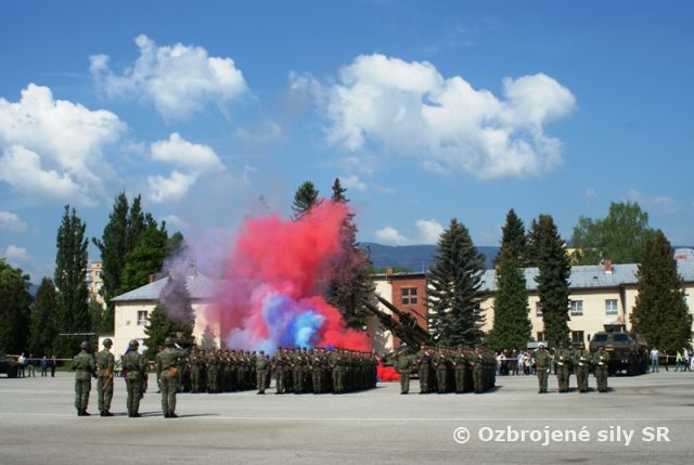 Vojenskú prísahu zložilo v Martine 110 čakateľov základného vojenského výcviku