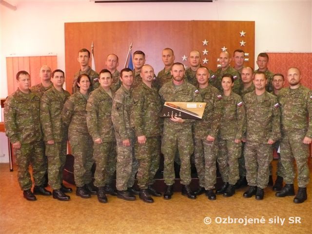 Slávnostné vyradenie absolventov Štábneho poddôstojníckeho kurzu