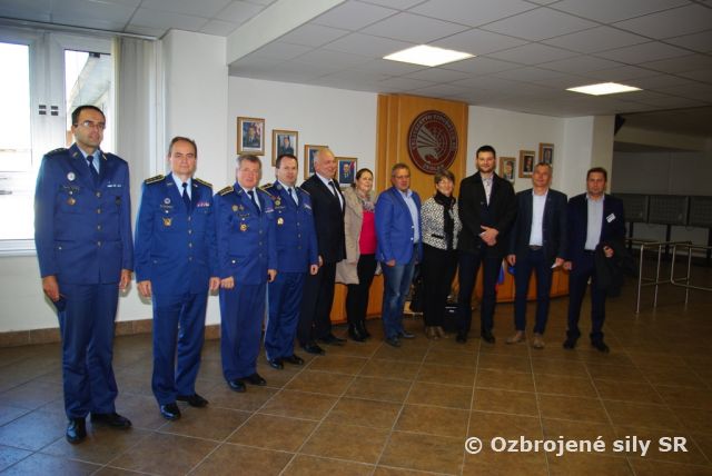 Zástupca veliteľa vzdušných síl sa stretol s primátorom a starostami okolitých obcí