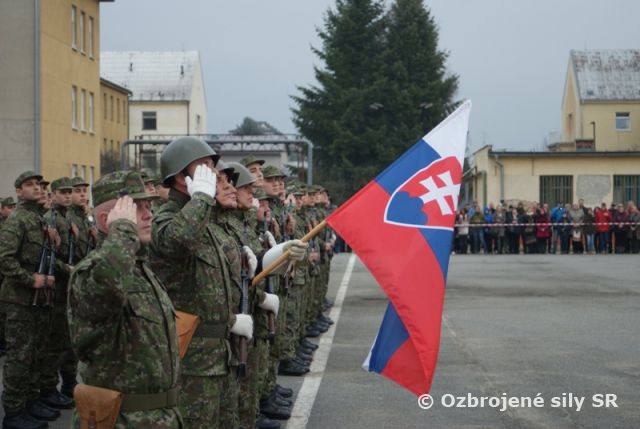 Vojenskú prísahu zložilo v Martine 113 čakateľov základného vojenského výcviku