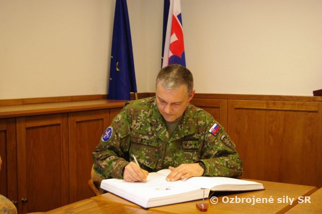Návšteva príslušníkov NFIU na Veliteľstve pozemných síl