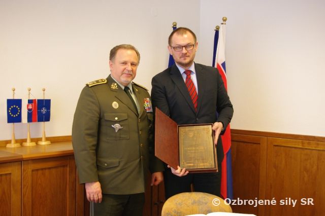 Štátny tajomník sa zaujímal o plnenie úloh pozemnými silami