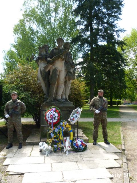 Slávnostné kladenie vencov dňa 9.5.2017 v Rožňave pri príležitosti víťazstva nad fašizmom