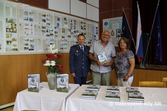 Na Leteckej základni Sliač o histórii letiska Tri Duby