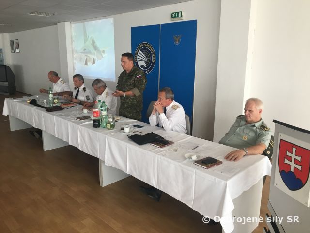 Členovia Klubu generálov SR rokovali vo Zvolene