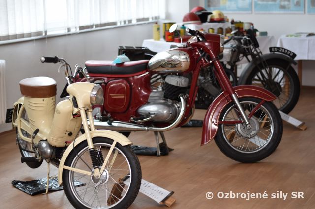 Tradícia aktivít záujmovej tvorivosti spája vojenský personál útvarov vzdušných síl v Posádke Zvolen