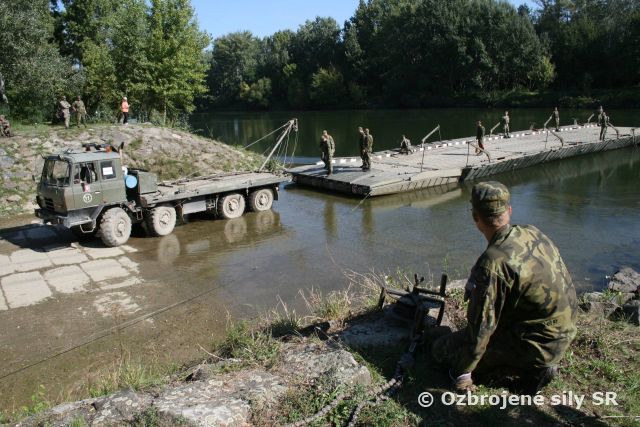 Cvičenie slovenských a českých ženistov na Váhu RIEKA 2018