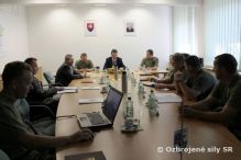 Minister Glváč navštívil operačné veliteľstvá v Trenčíne