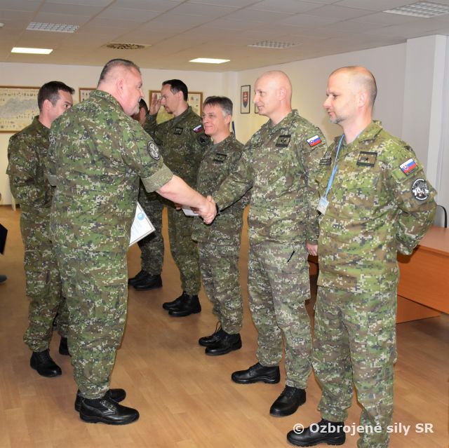 Slávnostný nástup k 8. máju 