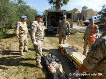Prprava prslunkov Sektoru 4 pred inpekciou vojenskho velitea opercie UNFICYP vrchol