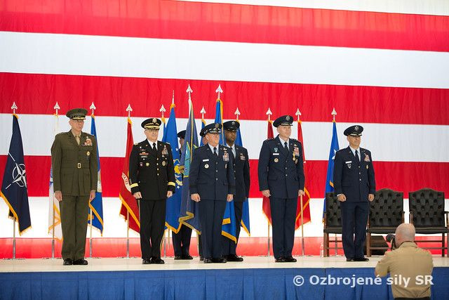 Prevzatie velenia veliteľa HQ AIRCOM v Ramsteine