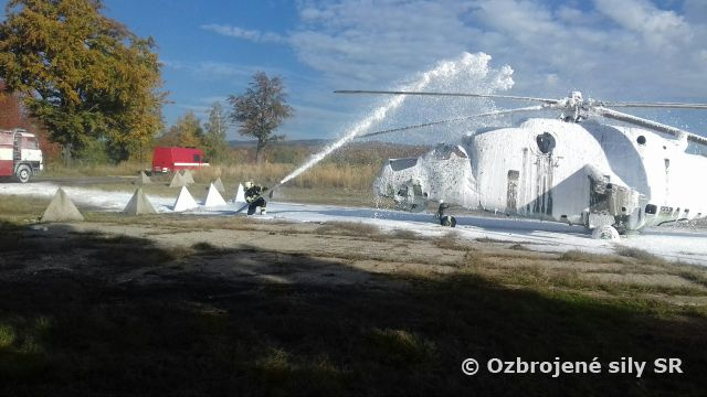 Vojenskí hasiči VzS OS SR cvičili na Lešti