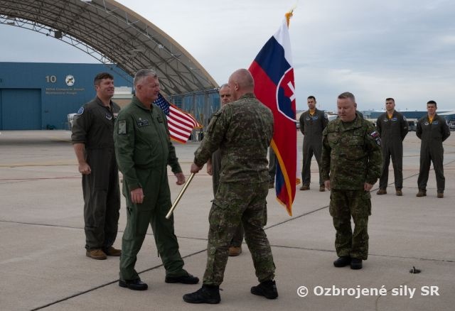 Výmena na poste Starší vojenský poradca v Tuscone Arizona, USA