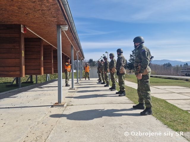 Streľby veliteľstva pozemných síl na výbornú