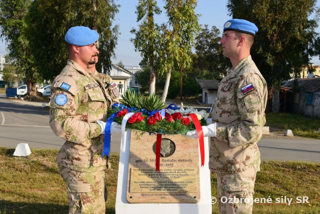 Príslušníci SLOVCON si  pripomenuli 98. výročie tragickej smrti generála M. R. Štefánika