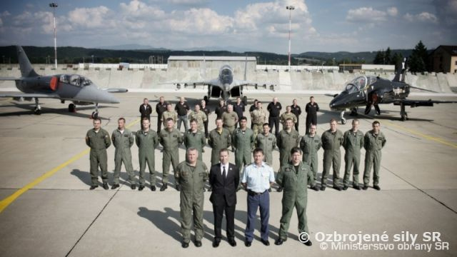 Spoločná letová činnosť britského Kráľovského letectva a Vzdušných síl OS SR