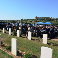 Modré barety si pripomenuli „Deň červených makov“