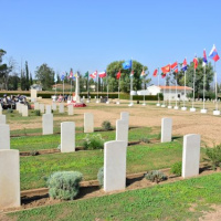 Modré barety si pripomenuli „Deň červených makov“