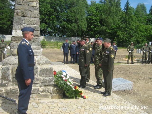 Zasvätenie obnoveného vojenského cintorína v Medzilaborciach