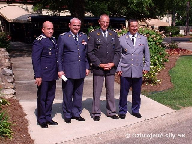 SLÁVNOSTNÉ ODHALENIE ČESTNEJ TABULE V AIR UNIVERSITY MAXWELL, USA