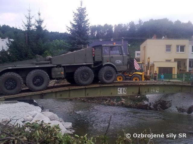 Dočasný most v Jalovci pri Handlovej už v prevádzke