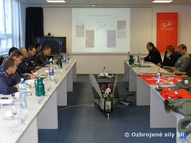 PILOT VĎAKA KVALITNEJ VÝSTROJI VYVIAZOL Z HORIACEHO LIETADLA