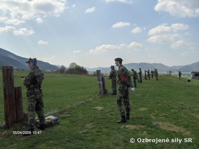 Strelecká príprava vojakov veliteľstva Pozemných síl