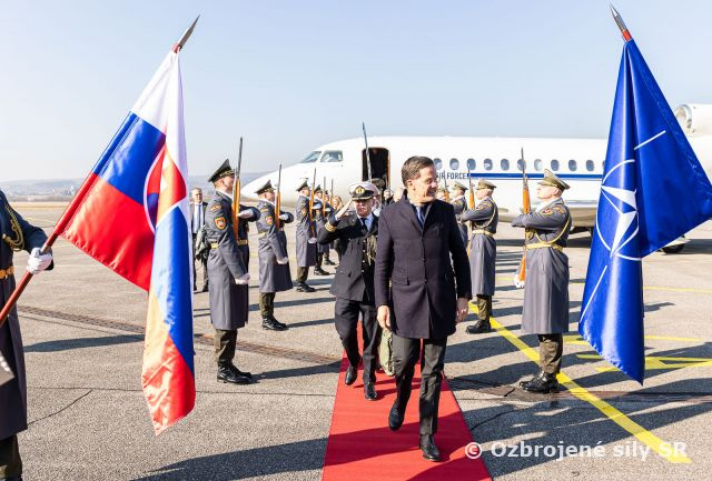 Vzdušné sily Slovenskej republiky zabezpečovali prepravu generálneho tajomníka NATO